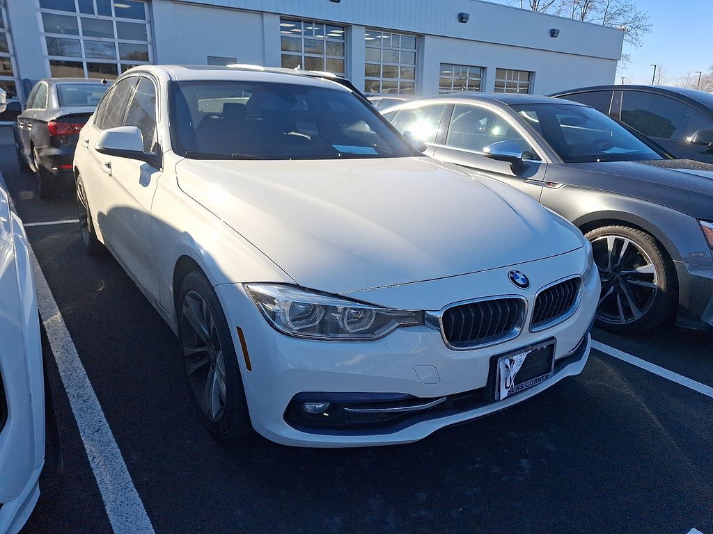 Thumbnail: 2018 BMW 3 Series - 3