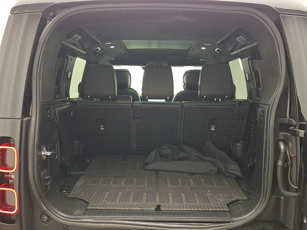 Thumbnail: 2020 Land Rover Defender - 30