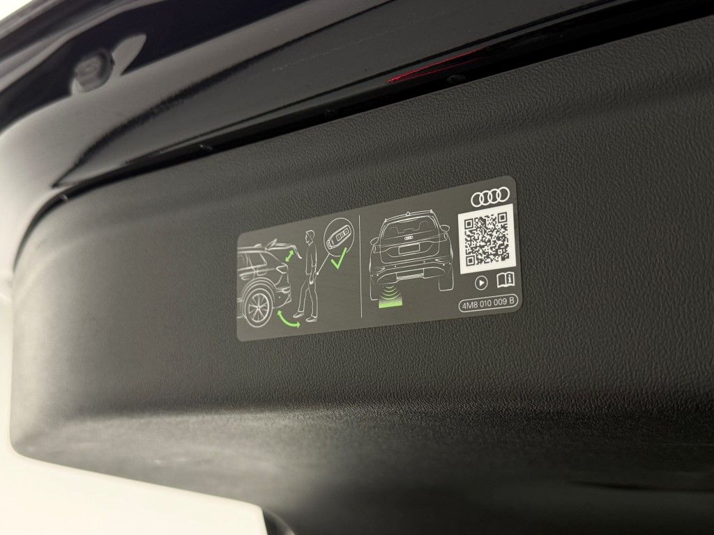 Thumbnail: 2025 Audi e-tron S - 22