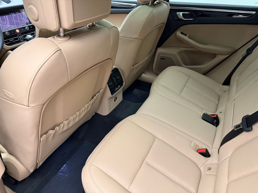 Thumbnail: 2026 Porsche Macan - 24