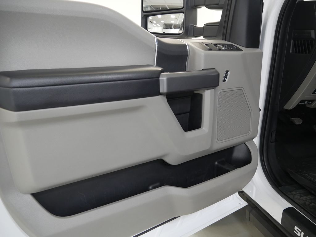 Thumbnail: 2018 Ford Econoline - 15