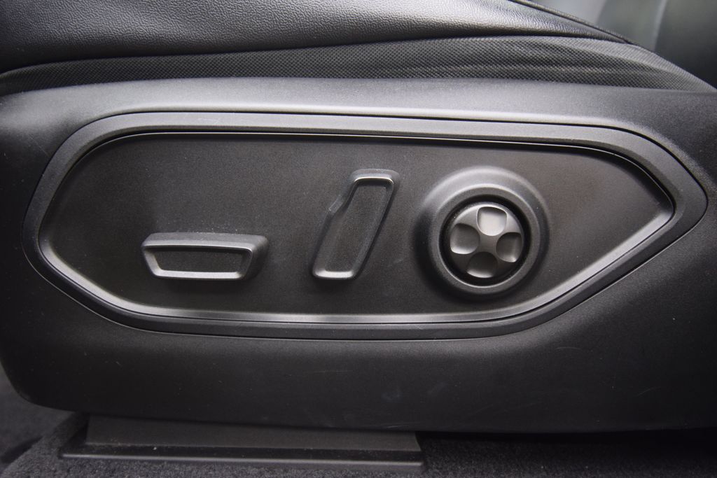 used 2022 Jeep Grand Cherokee car, priced at $29,400