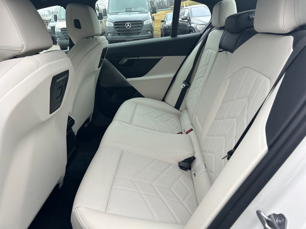 2024 BMW 5 Series 530i xDrive - 10