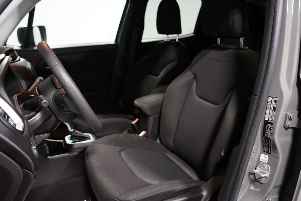 Thumbnail: 2020 Jeep Renegade - 25