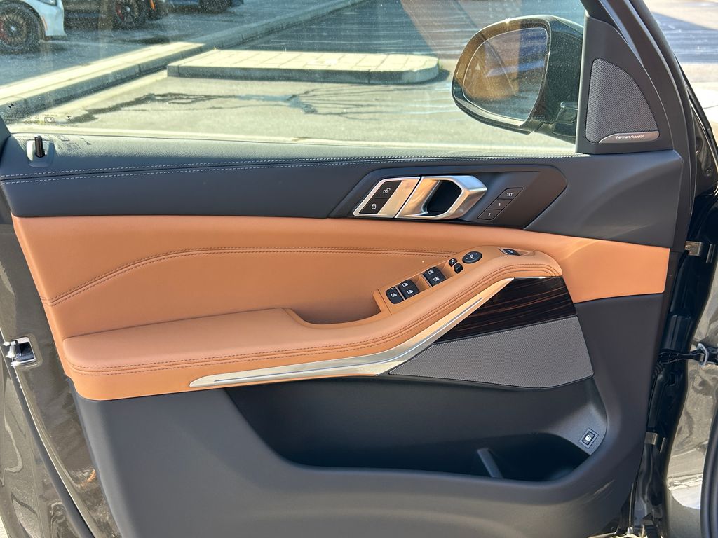 2026 BMW X5 xDrive50e 11