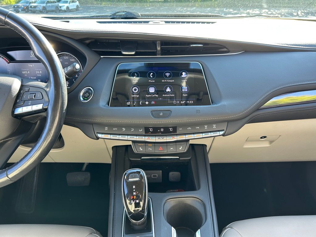 Thumbnail: 2021 Cadillac XT4 - 14