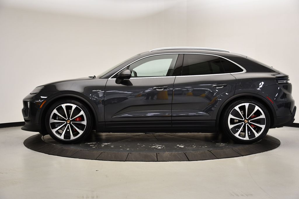 Thumbnail: 2025 Porsche Macan - 2