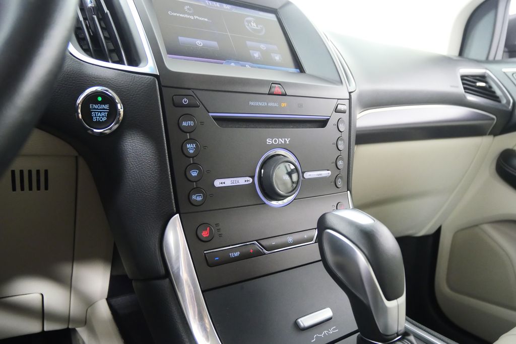Thumbnail: 2015 Ford Edge - 23