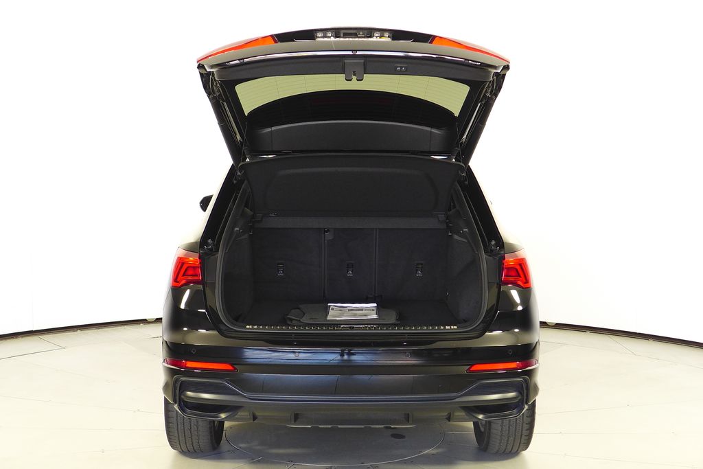 Thumbnail: 2021 Audi Q3 - 10