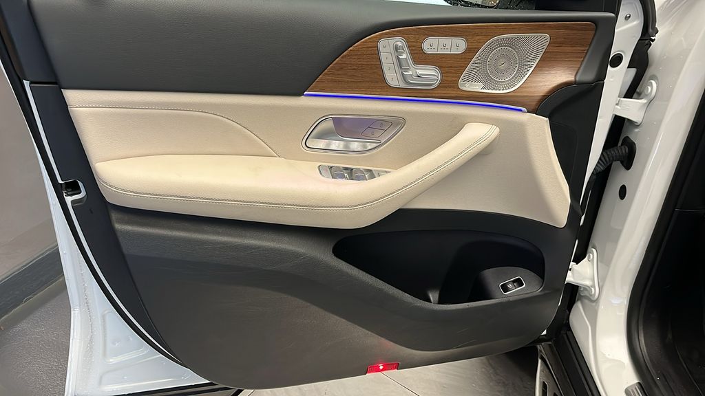 2023 Mercedes-Benz GLS 450 4MATIC 11
