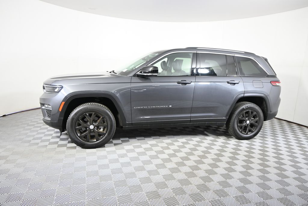 Used 2022 Jeep Grand Cherokee Limited with VIN 1C4RJHBG8N8591085 for sale in Forest Lake, Minnesota