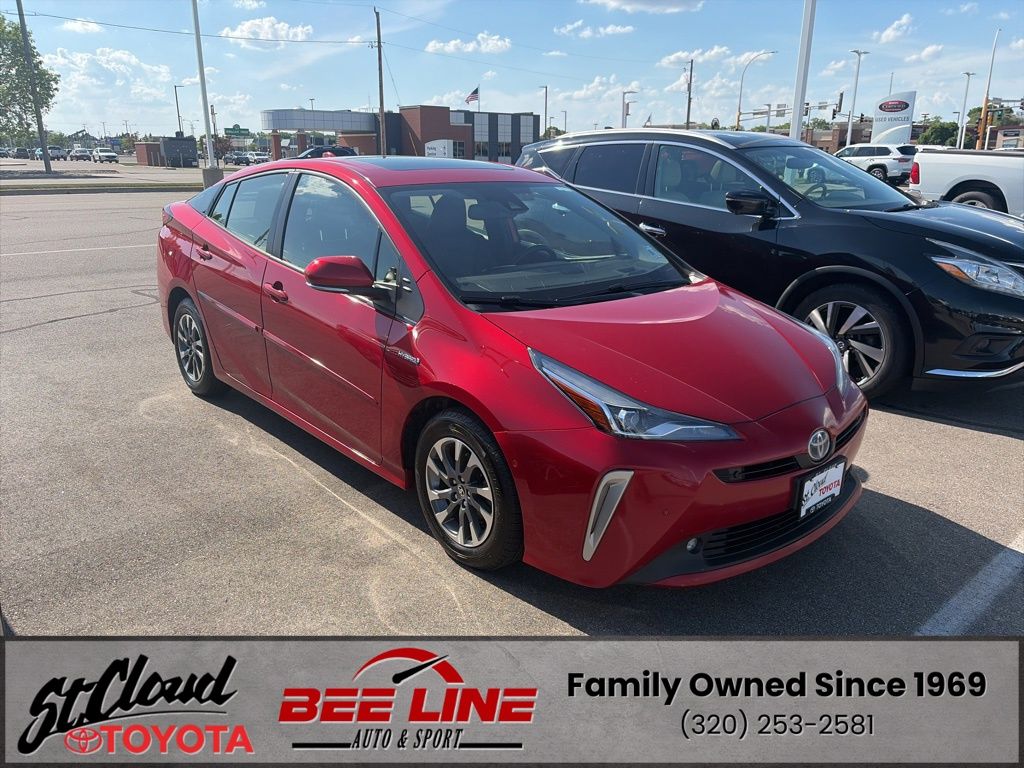 2022 Toyota Prius Limited FWD's photo