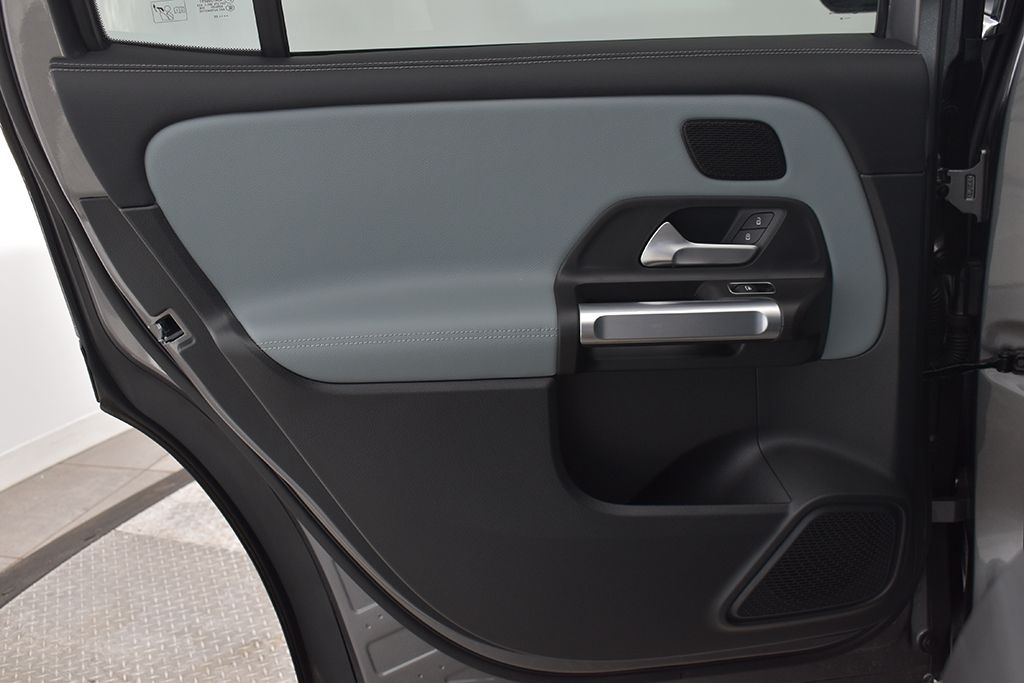 Thumbnail: 2026 Mercedes-Benz GLB - 21