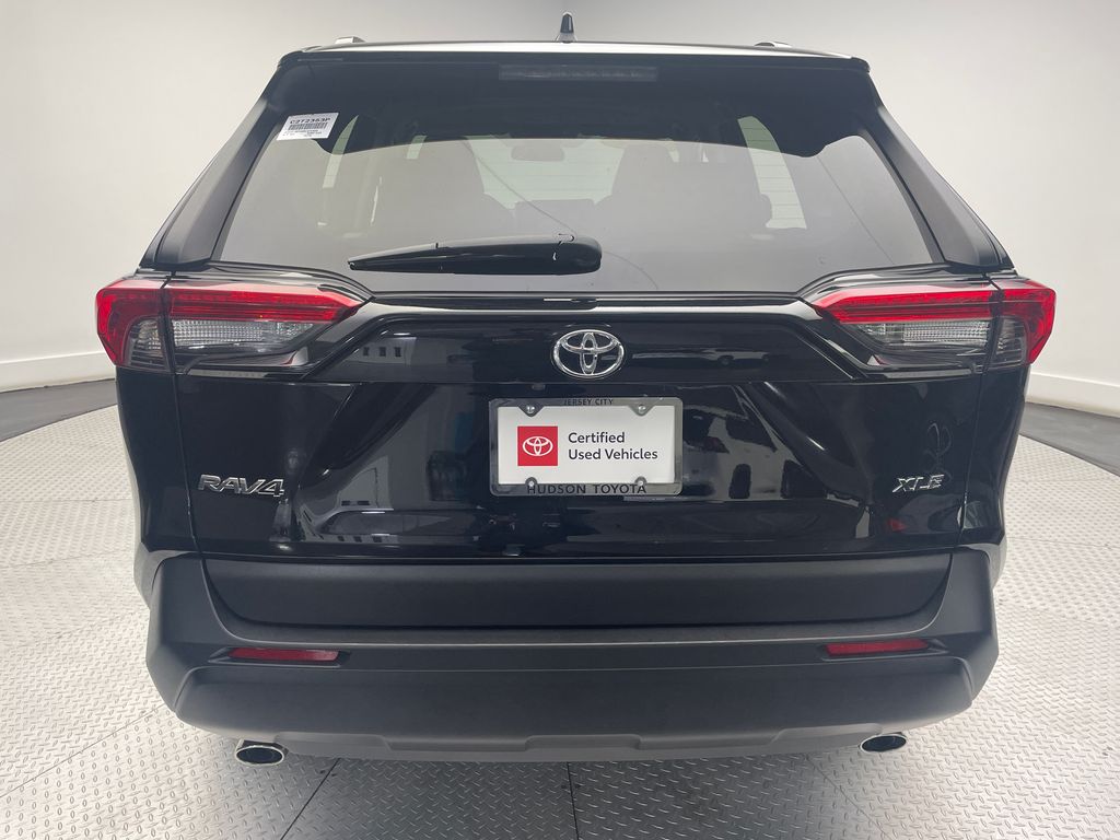 2024 Toyota RAV4 XLE 6