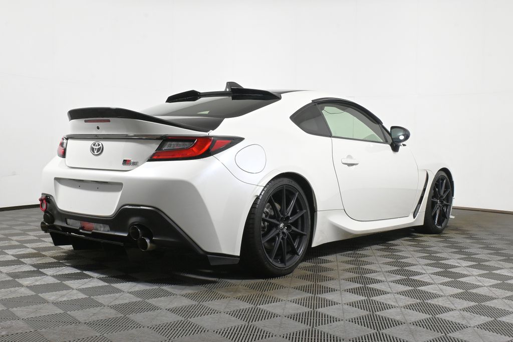 Thumbnail: 2024 Toyota GR86 - 8
