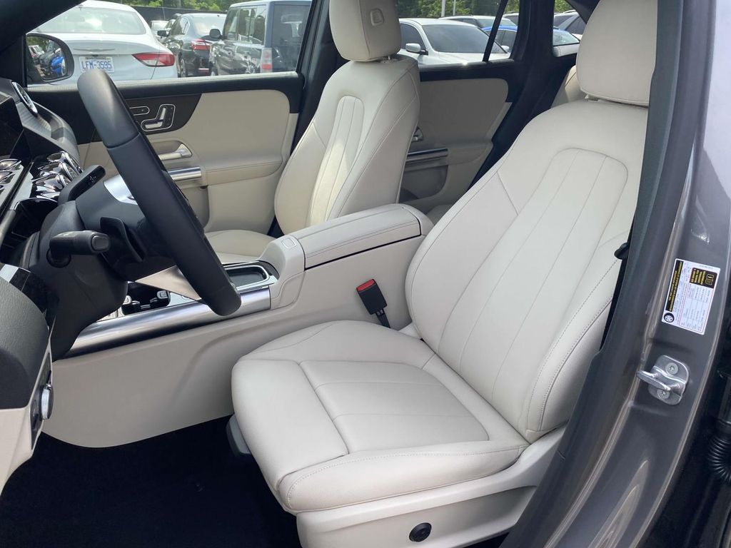 2025 Mercedes-Benz GLA 250 18