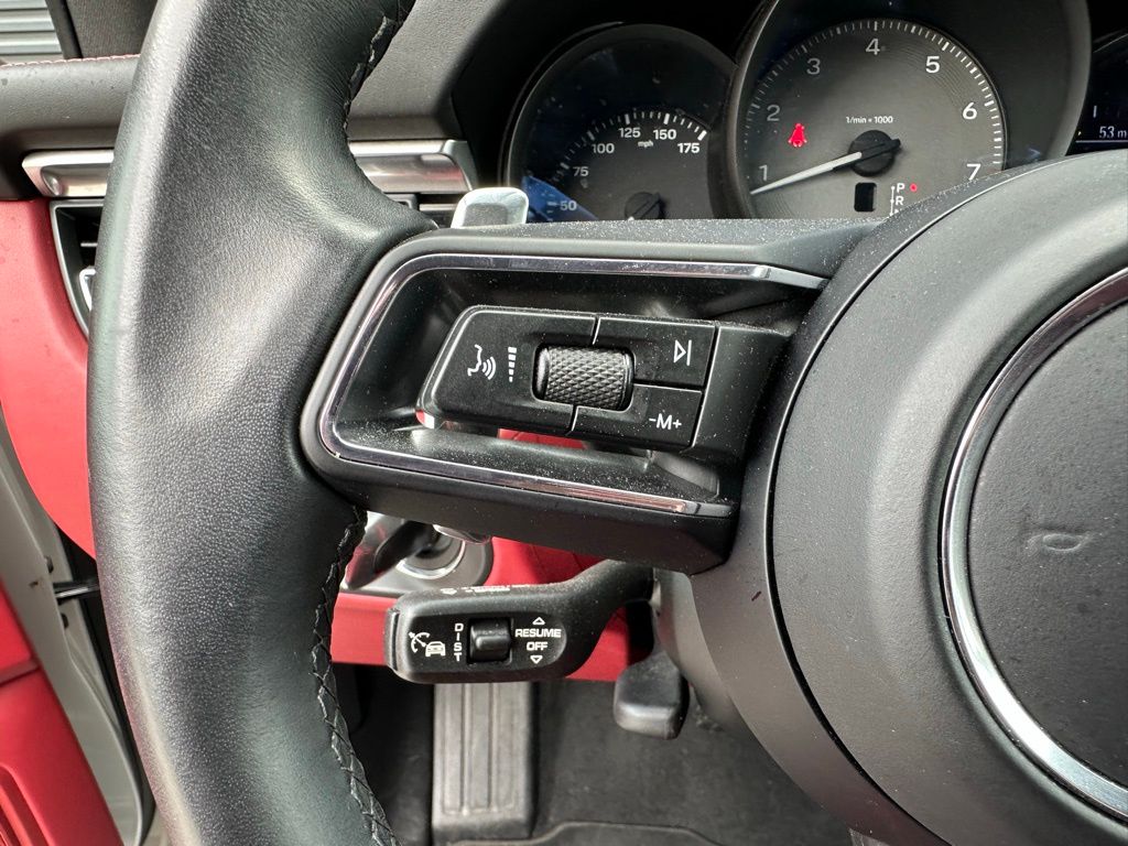 Thumbnail: 2023 Porsche Macan - 19