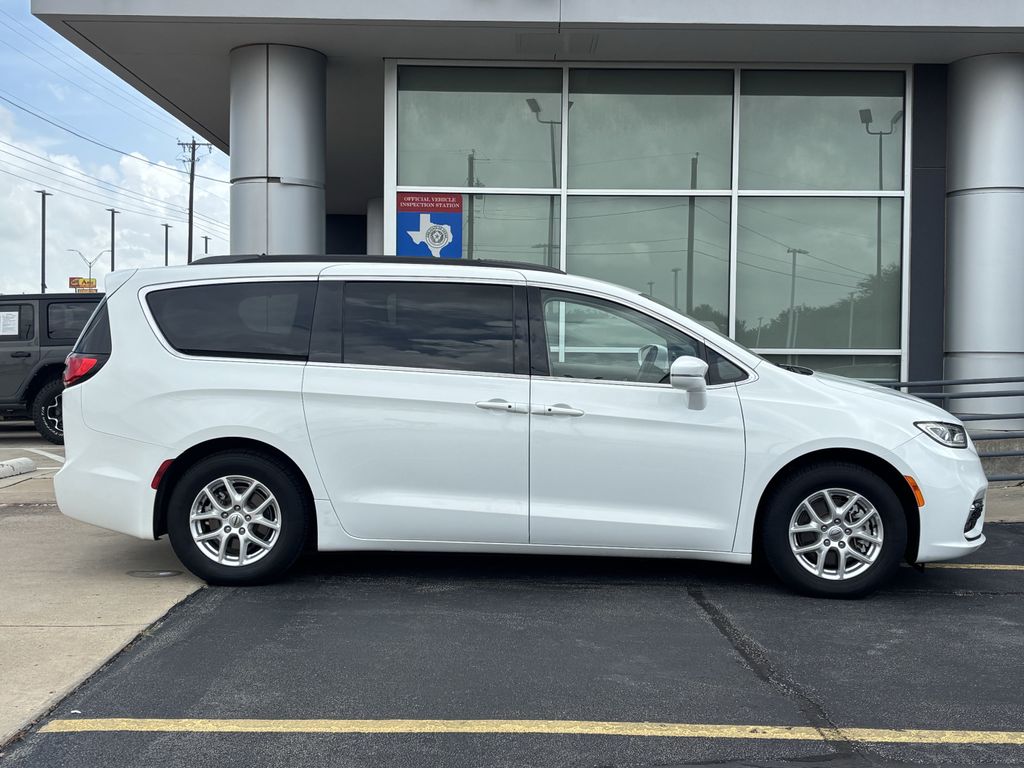 Used 2022 Chrysler Pacifica Van