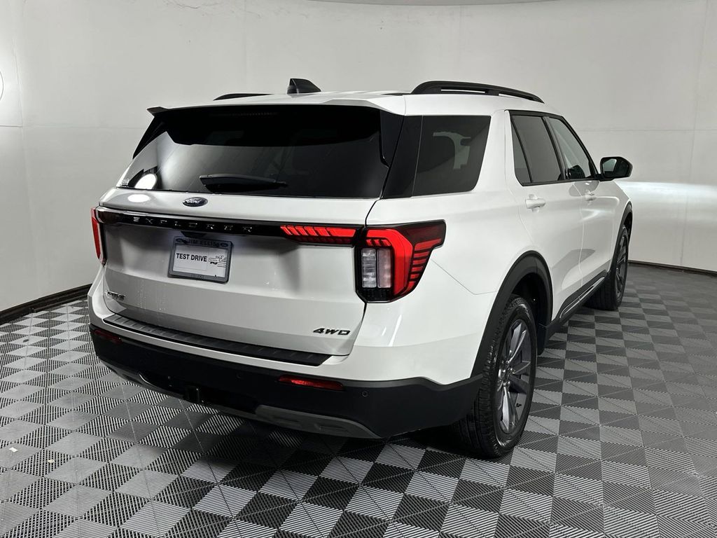 2025 Ford Explorer Active 7