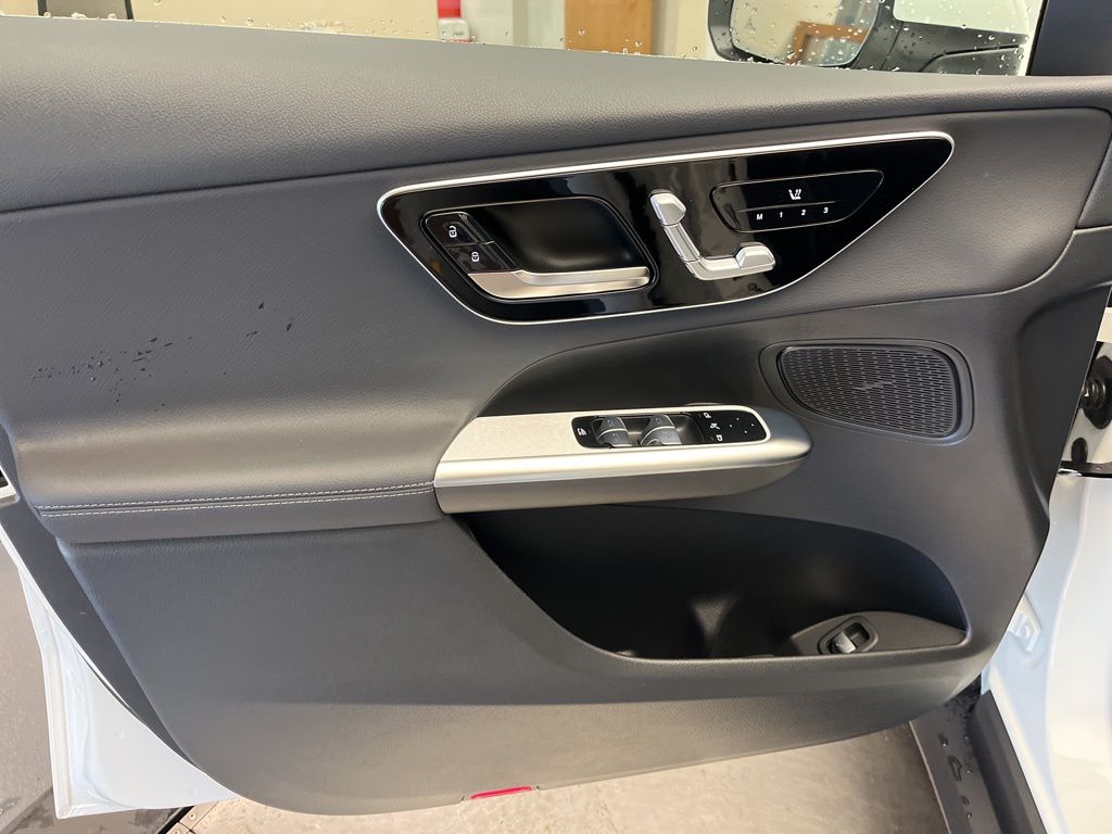 Thumbnail: 2026 Mercedes-Benz GLC - 11