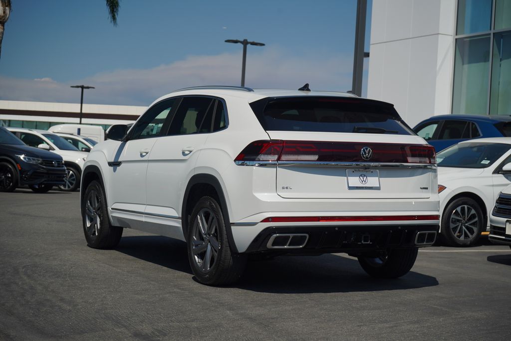 2024 Volkswagen Atlas Cross Sport 2.0T SEL R-Line 3