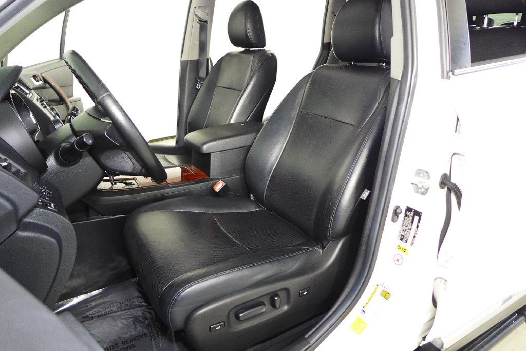 Thumbnail: 2013 Toyota Highlander - 20