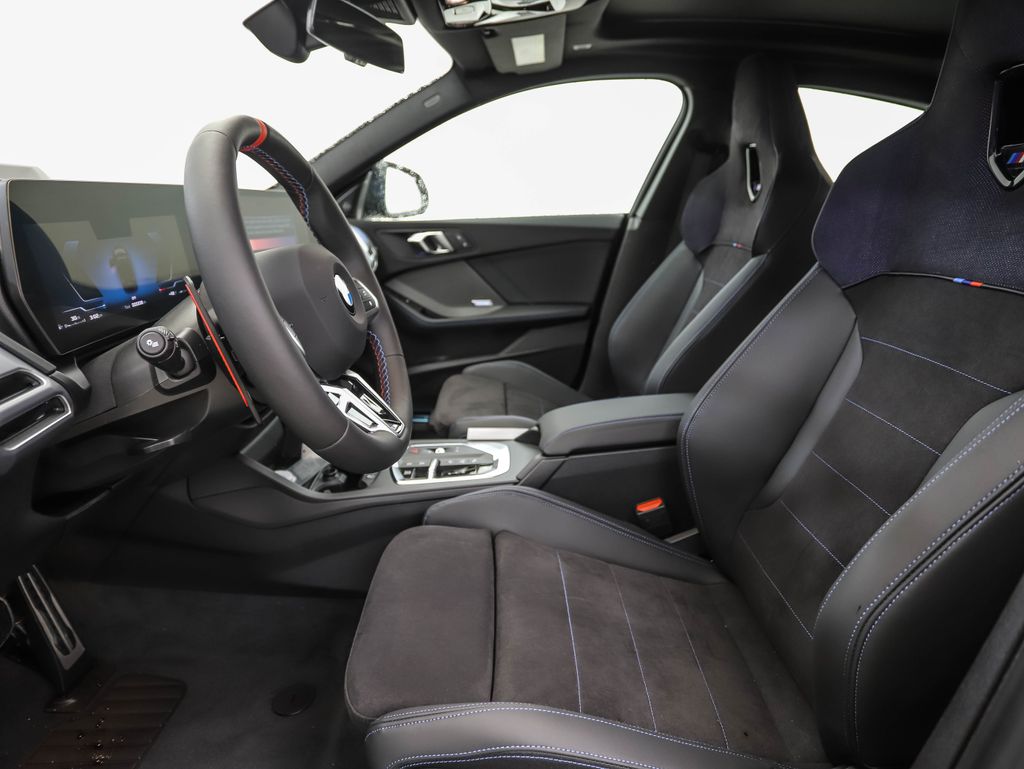 Thumbnail: 2025 BMW 2 Series - 11