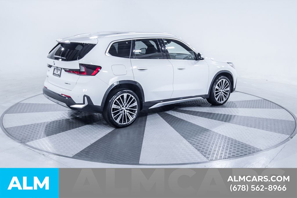 Used 2023 White BMW xDrive28i image 10