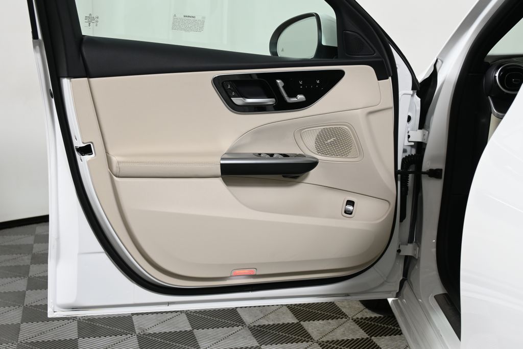 2025 Mercedes-Benz C-Class C 300 23
