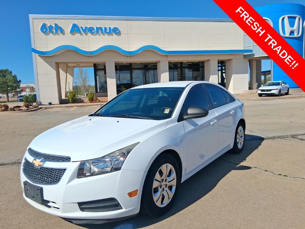 2013 Chevrolet Cruze LS Sedan FWD