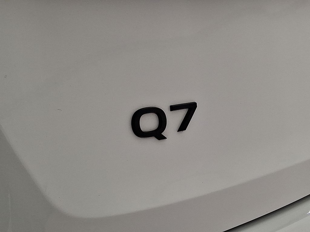 Thumbnail: 2025 Audi Q7 - 30