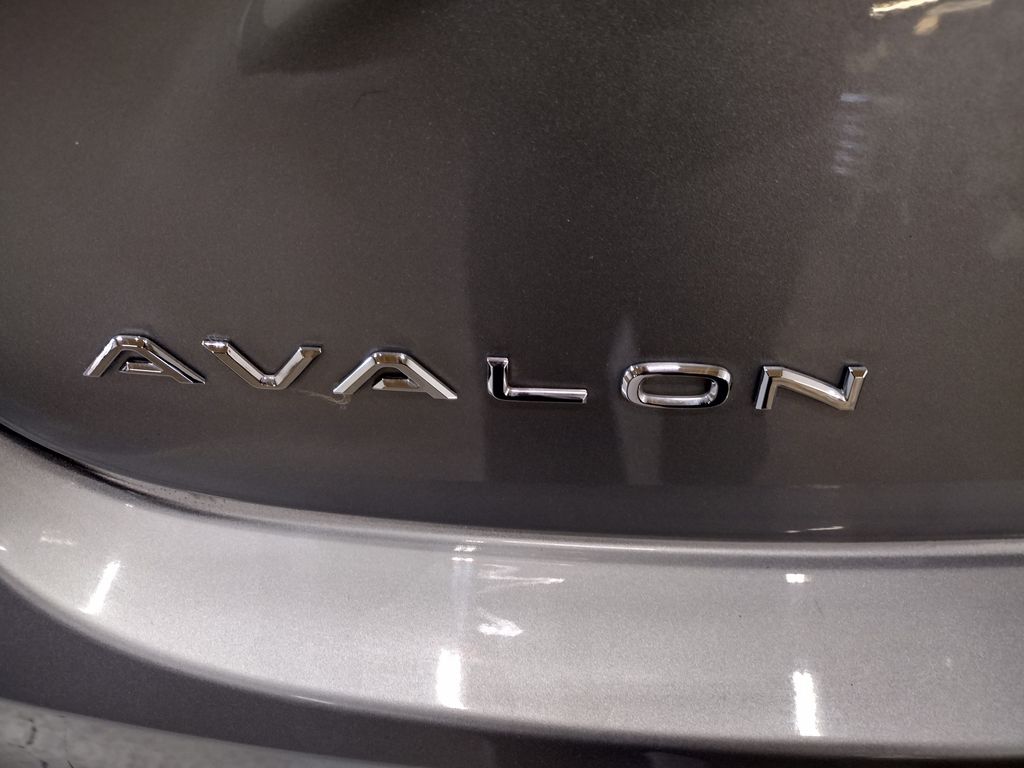 2018 Toyota Avalon Hybrid Limited