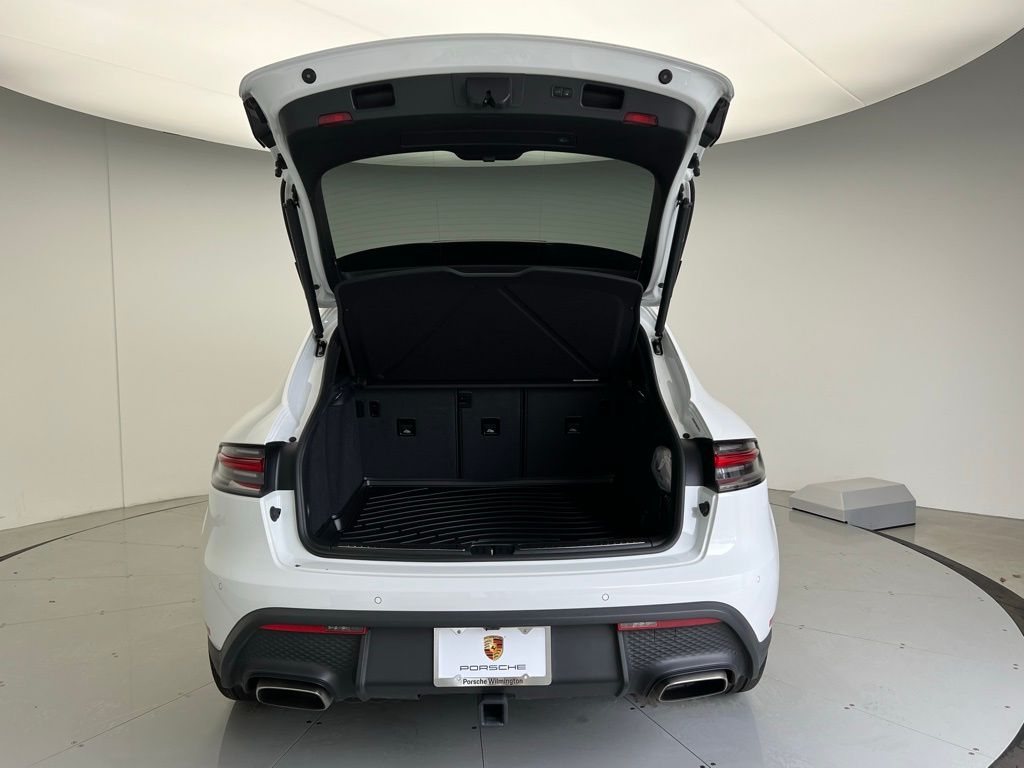 2024 Porsche Macan  20