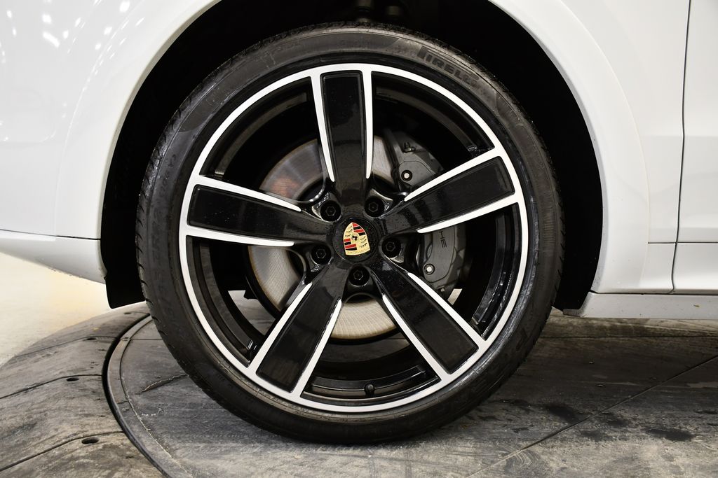 Thumbnail: 2023 Porsche Cayenne - 16