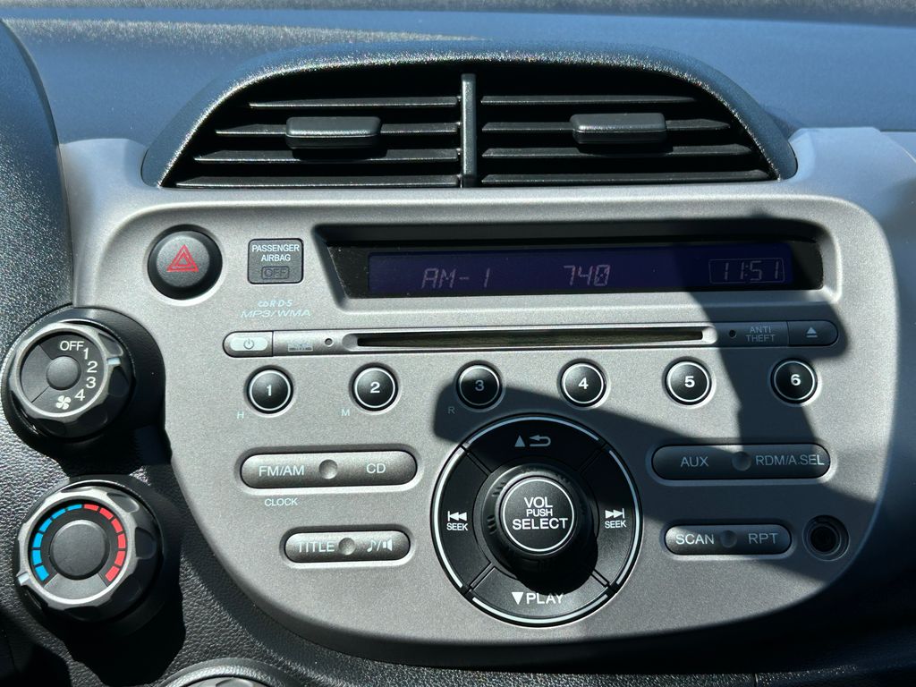 Thumbnail: 2011 Honda Fit - 21
