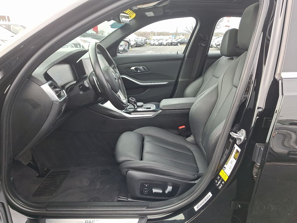 Thumbnail: 2019 BMW 3 Series - 14