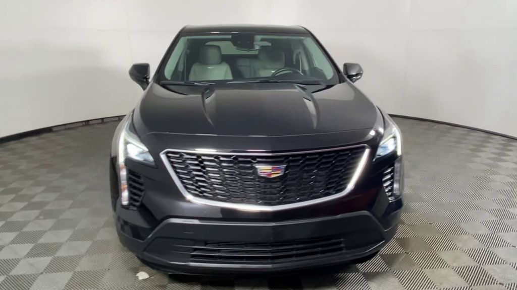 2022 Cadillac XT4 Luxury 3