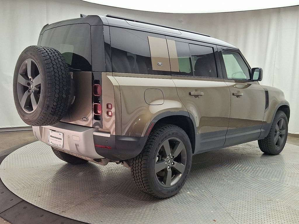 Thumbnail: 2020 Land Rover Defender - 4