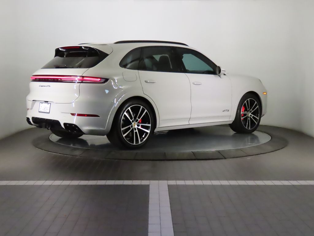 Thumbnail: 2025 Porsche Cayenne - 7