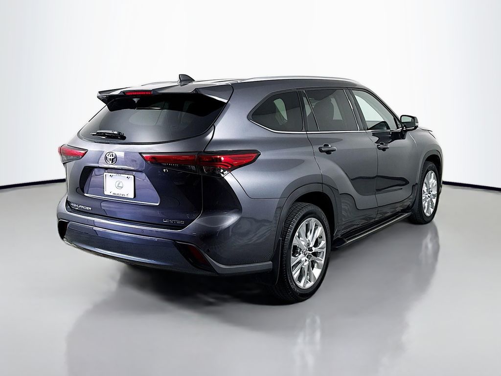 Thumbnail: 2020 Toyota Highlander - 5