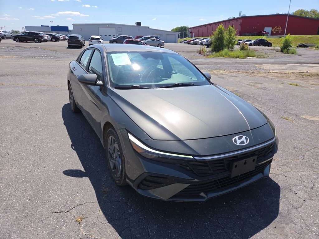 Amazon Gray 2024 Hyundai Elantra Sedan Front-Wheel Drive Continuously Variable Transmission