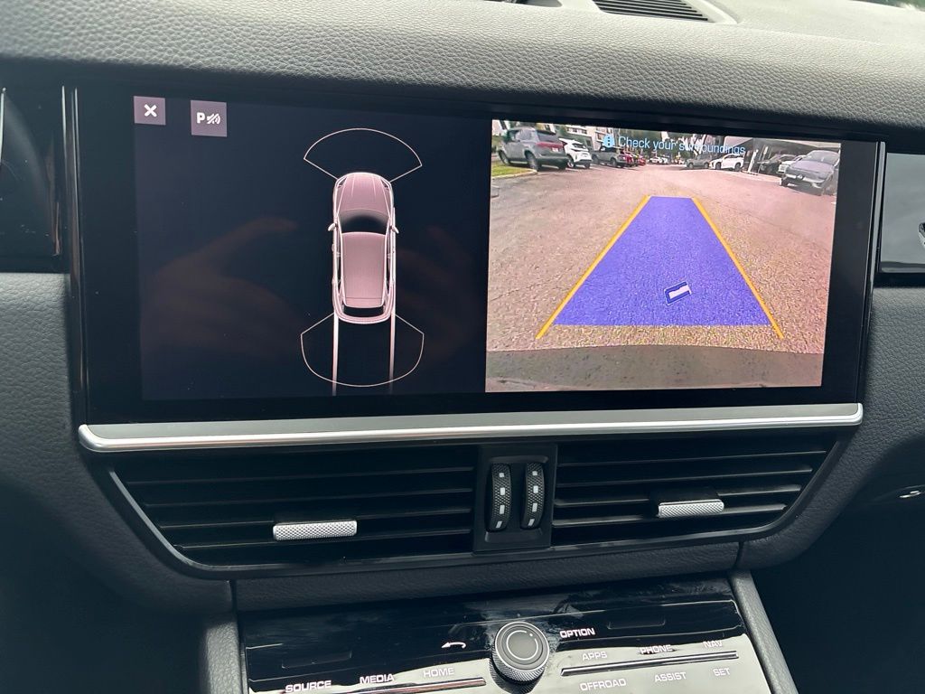 Thumbnail: 2021 Porsche Cayenne - 13