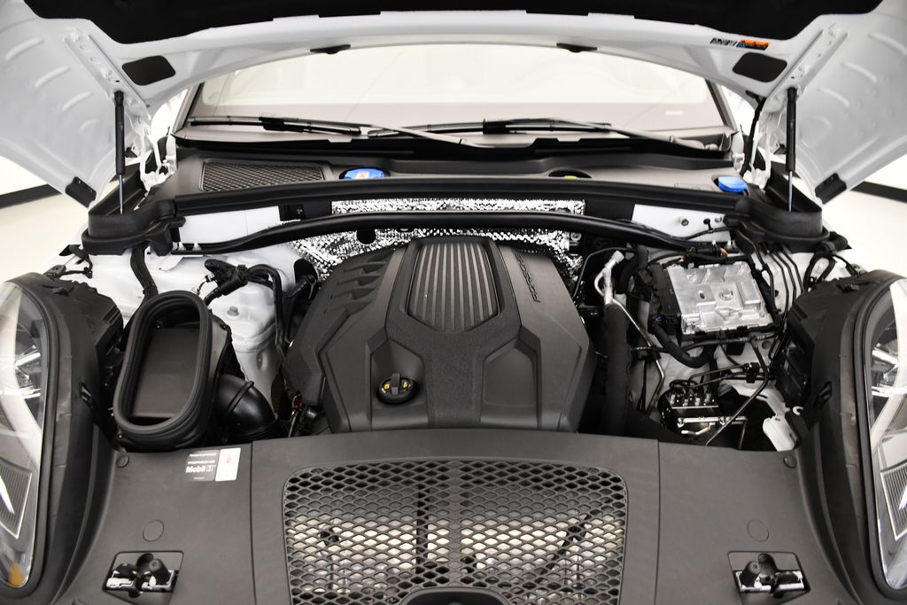 Thumbnail: 2025 Porsche Macan - 12