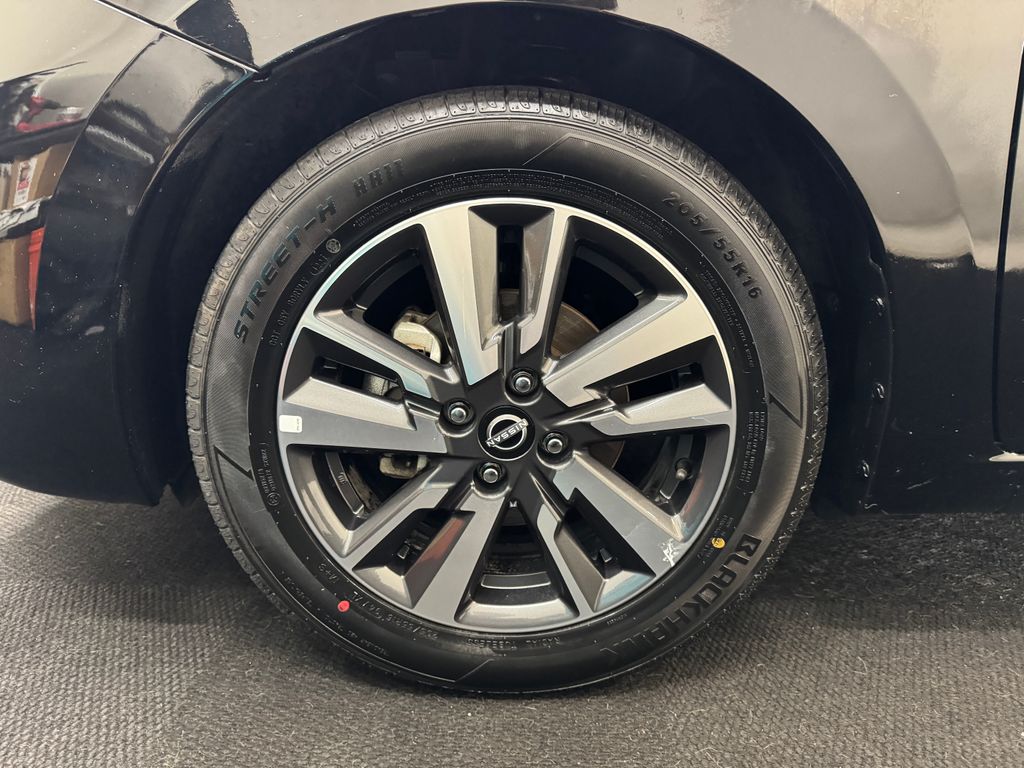 2025 Nissan Versa 1.6 SV