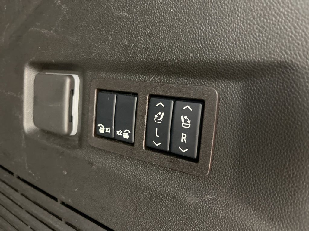 Thumbnail: 2024 GMC Yukon - 24