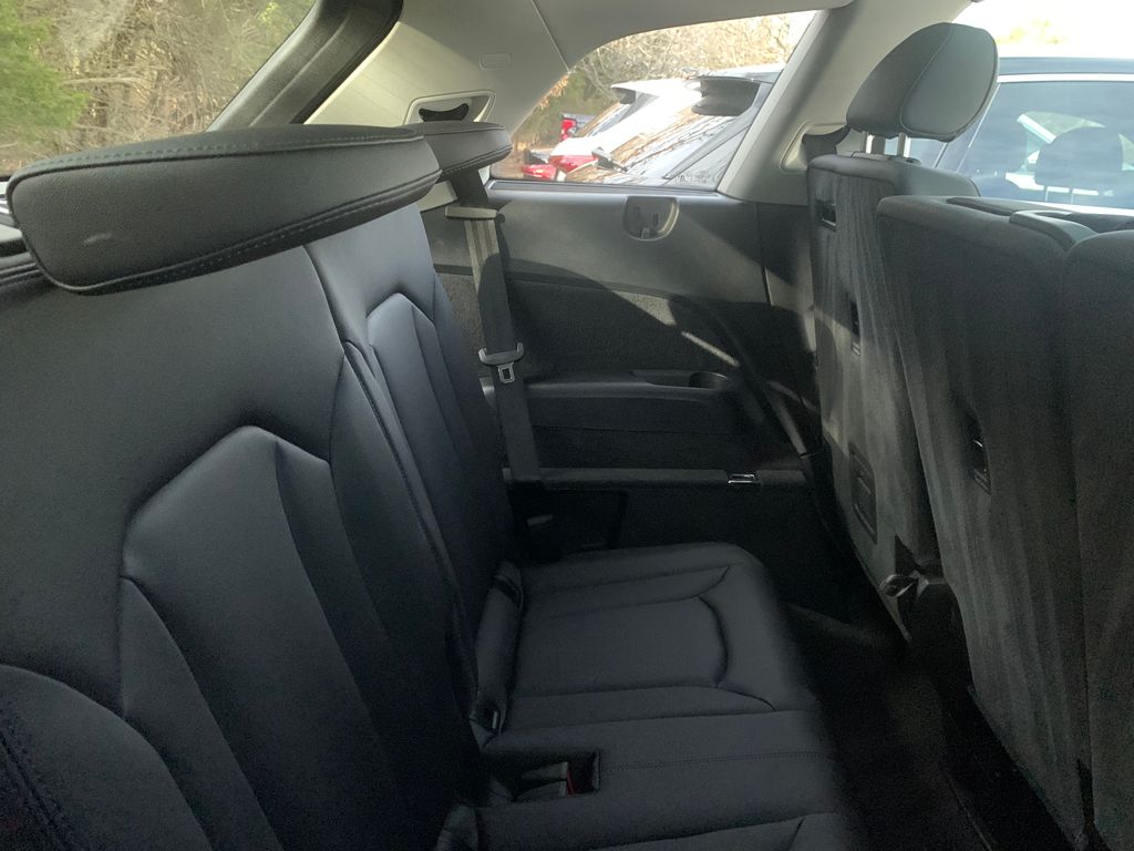 Thumbnail: 2023 Audi Q7 - 13