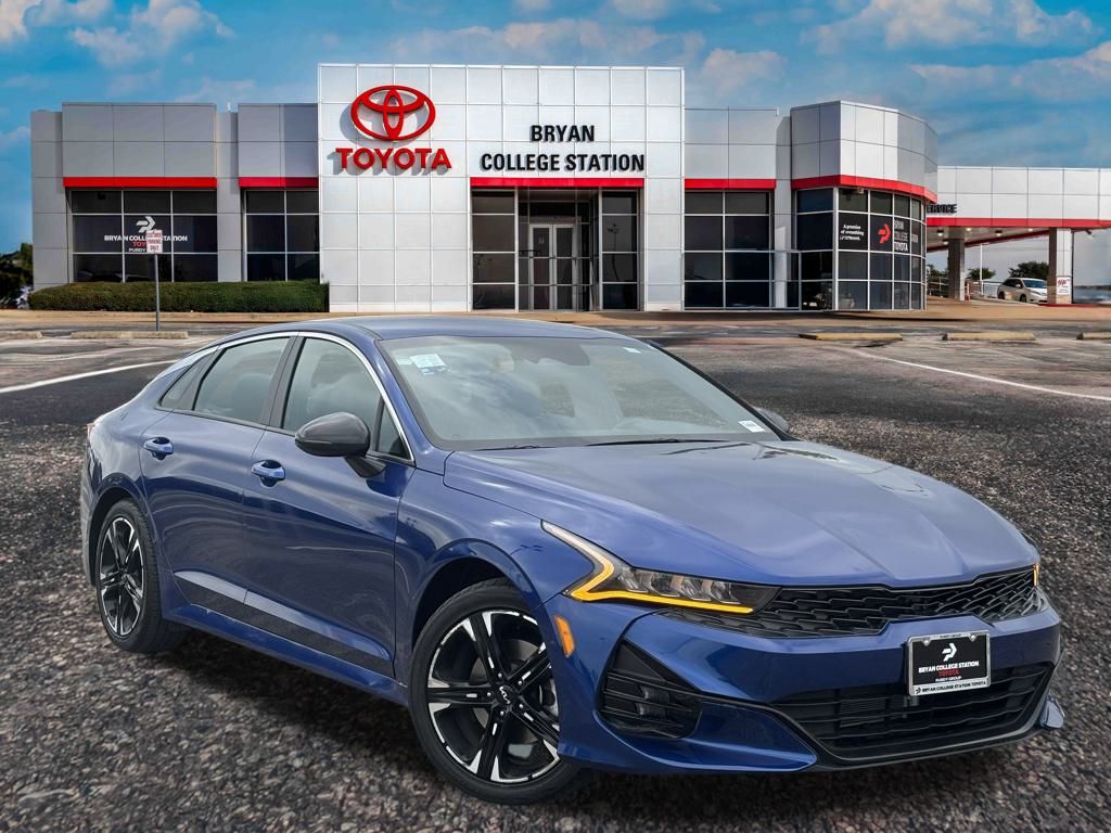 2022 Kia K5 GT-Line photo