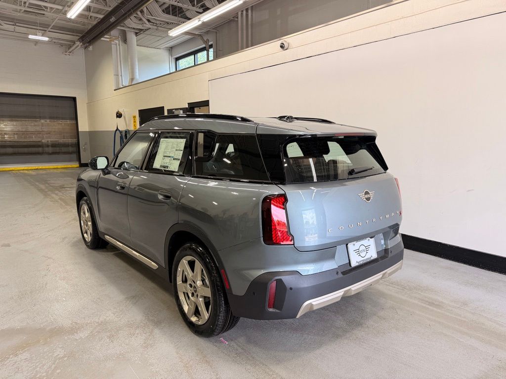 Thumbnail: 2027 MINI Cooper Countryman - 3
