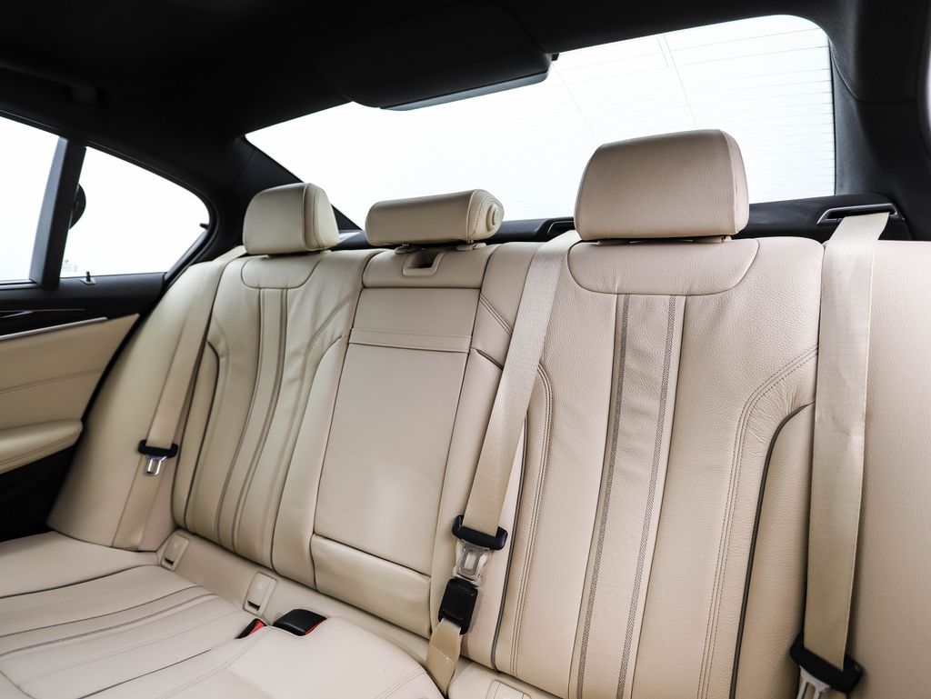 Thumbnail: 2020 BMW 5 Series - 23