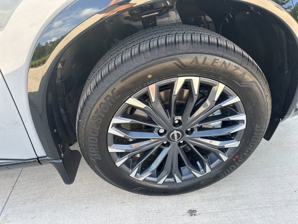 2025 Boulder Gray Pearl/Super Black Nissan Rogue Platinum FWD SUV